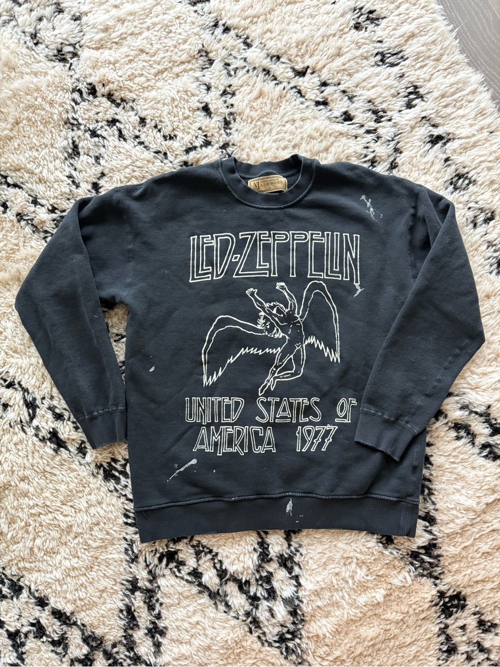 MadeWorn Black Led-Zeppelin Graphic Crewneck Sweatshirt. Size Small